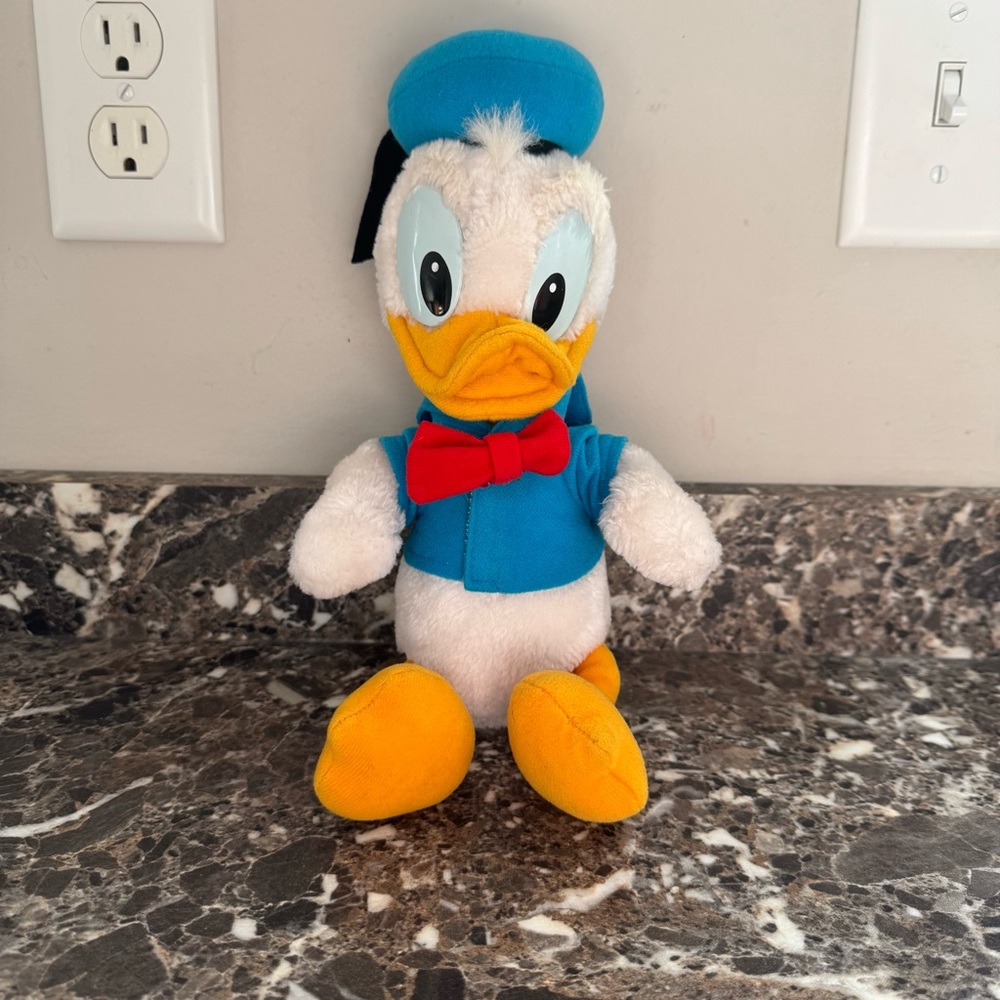 Vintage Walt Disney Company Donald Duck Plush Toy - Picture 1 of 9